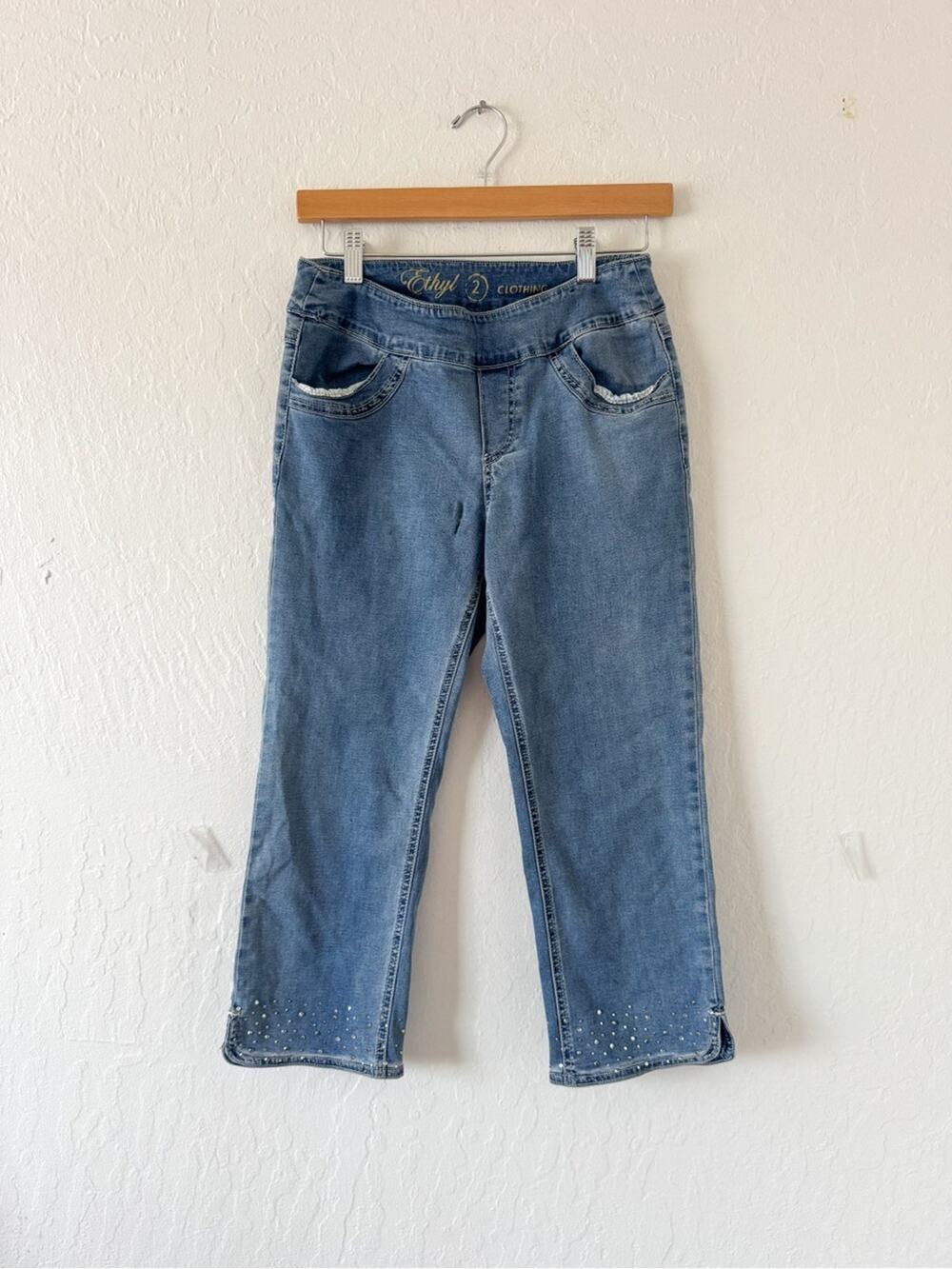 Denim Embellished Capri Jeans Pants